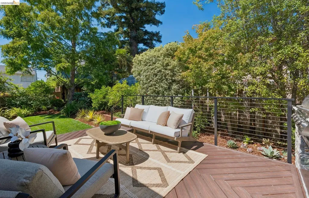 1849 Brentwood Road Oakland CA 94602