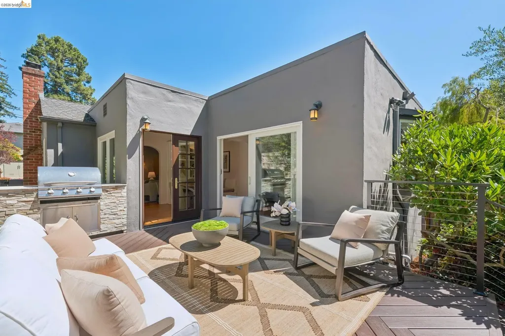 1849 Brentwood Road Oakland CA 94602
