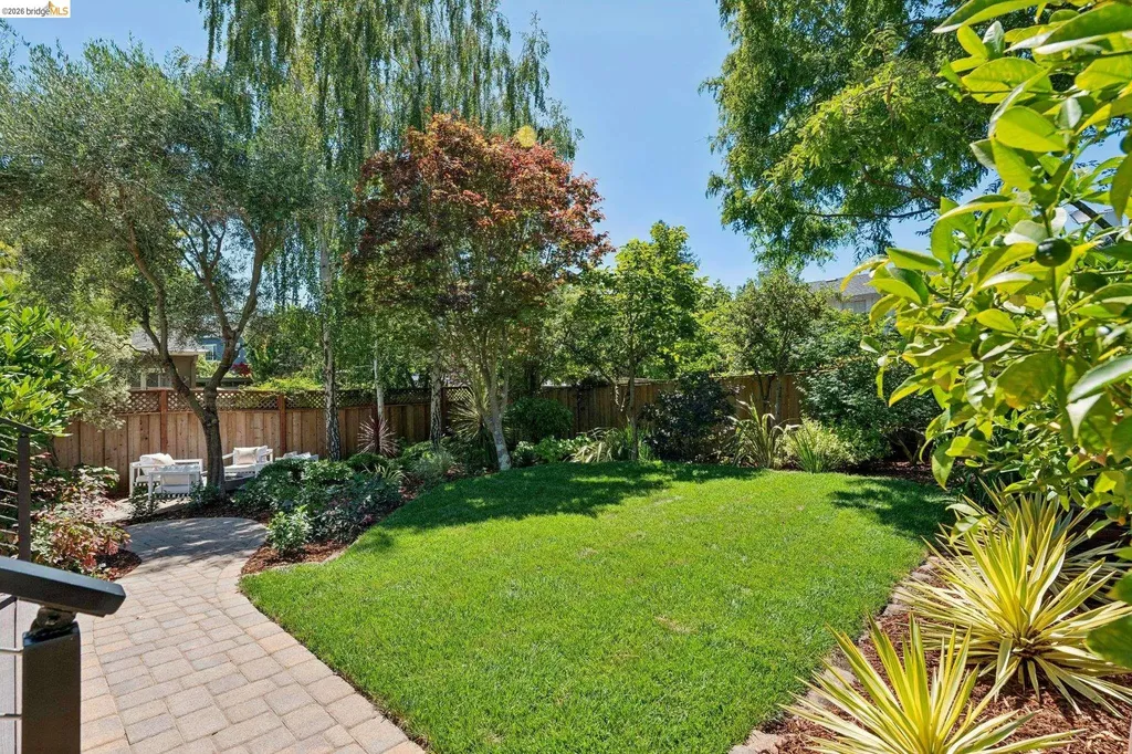 1849 Brentwood Road Oakland CA 94602