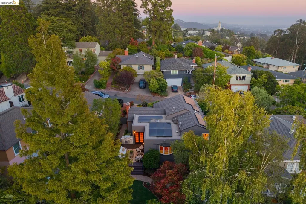 1849 Brentwood Road Oakland CA 94602