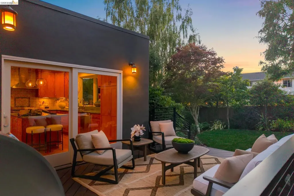 1849 Brentwood Road Oakland CA 94602