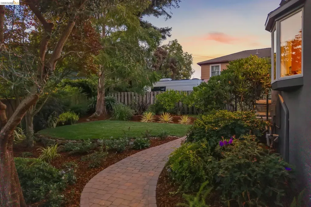 1849 Brentwood Road Oakland CA 94602