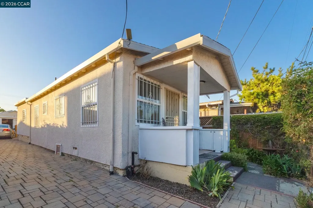1031 70th Avenue Oakland CA 94621