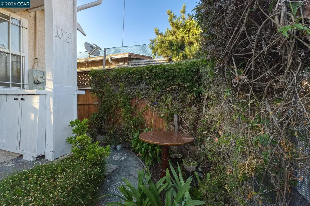 1031 70th Avenue Oakland CA 94621