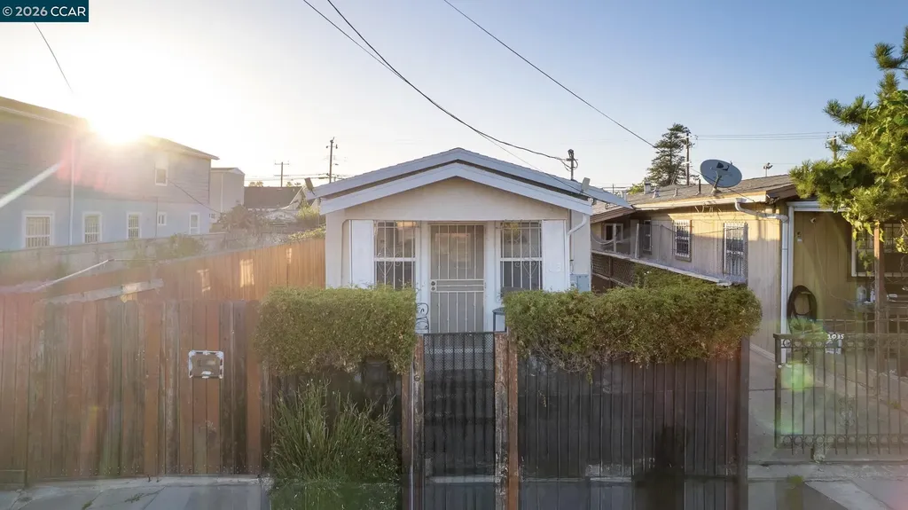 1031 70th Avenue Oakland CA 94621