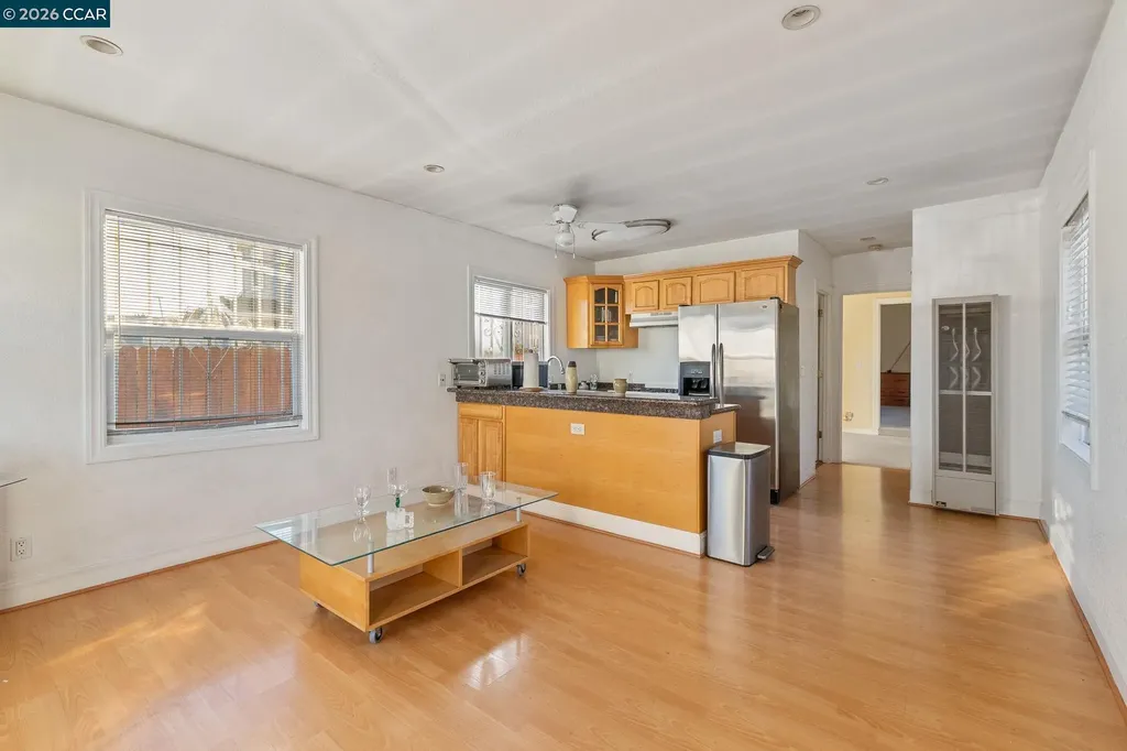 1031 70th Avenue Oakland CA 94621