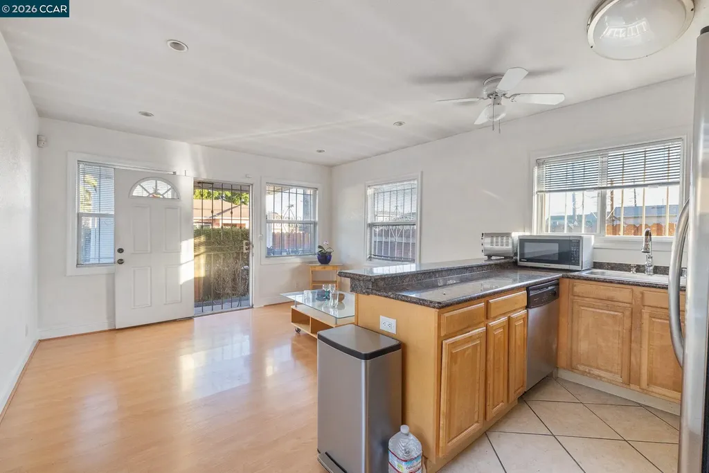 1031 70th Avenue Oakland CA 94621