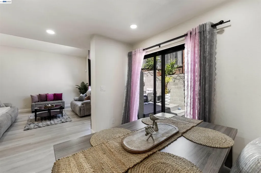 903 Appian Knoll Court El Sobrante CA 94803