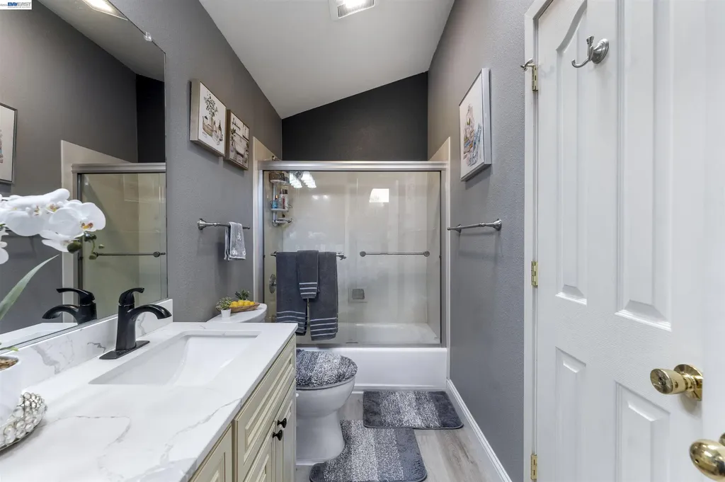 903 Appian Knoll Court El Sobrante CA 94803