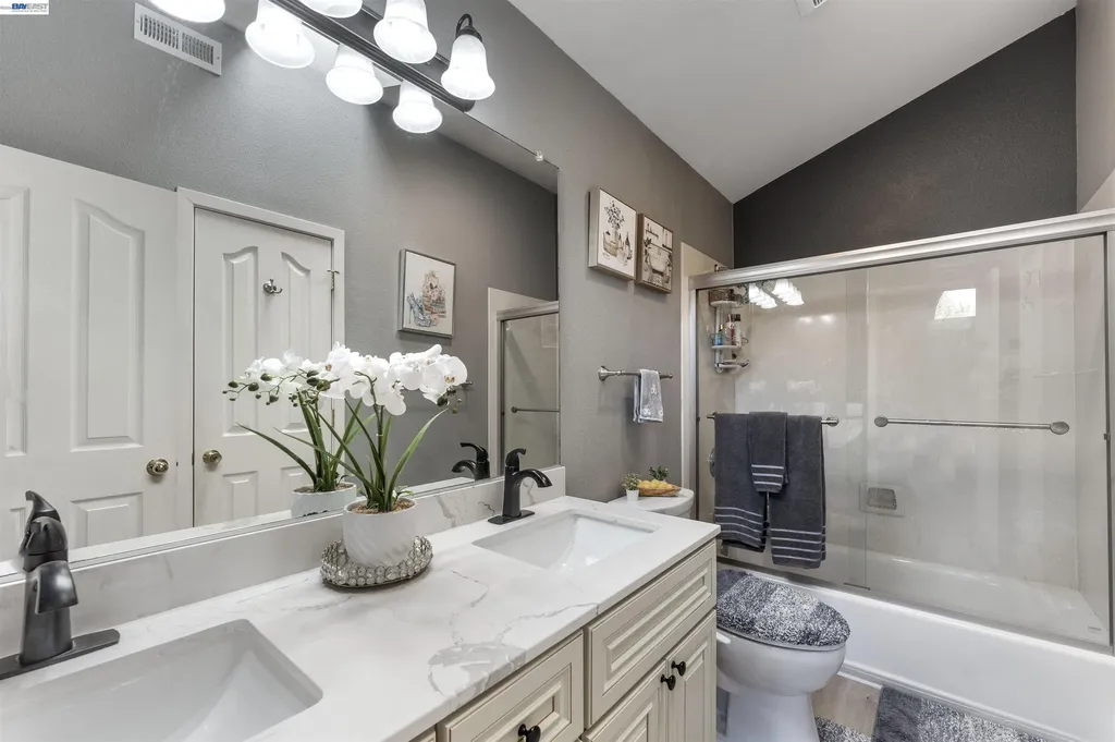 903 Appian Knoll Court El Sobrante CA 94803