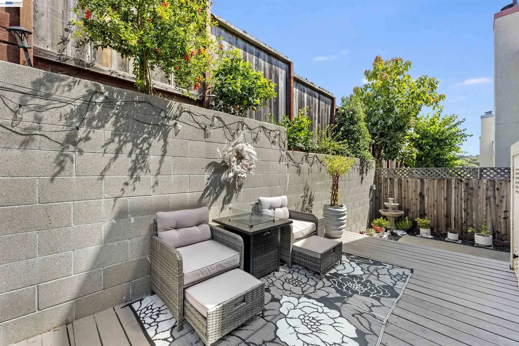 903 Appian Knoll Court El Sobrante CA 94803