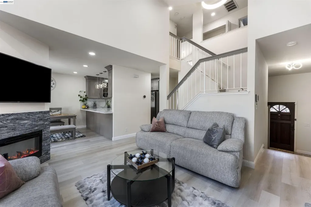 903 Appian Knoll Court El Sobrante CA 94803
