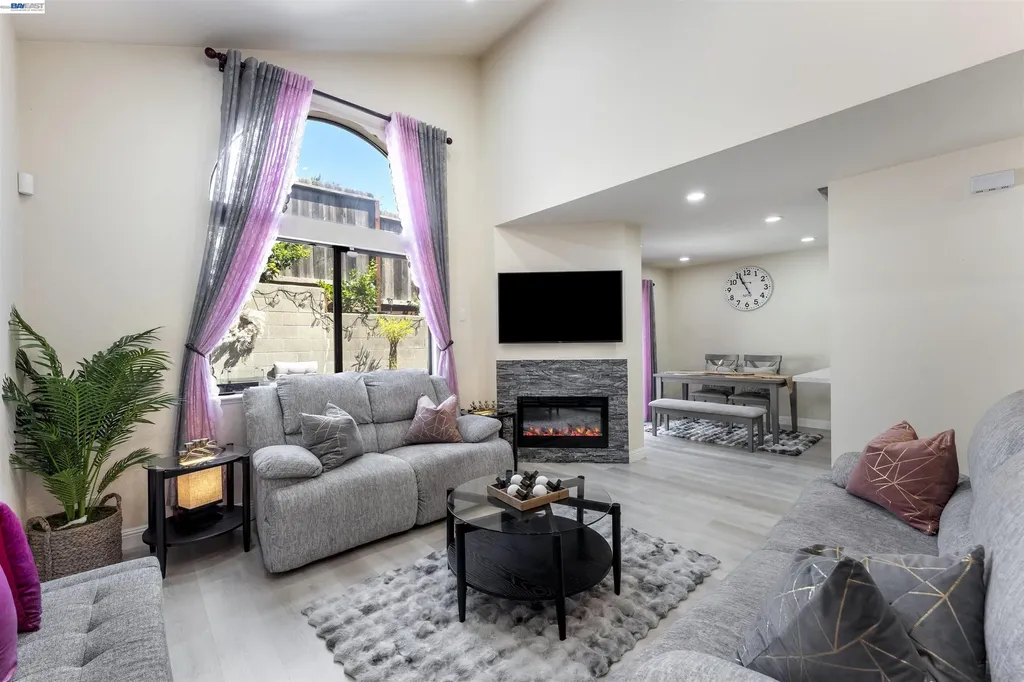 903 Appian Knoll Court El Sobrante CA 94803