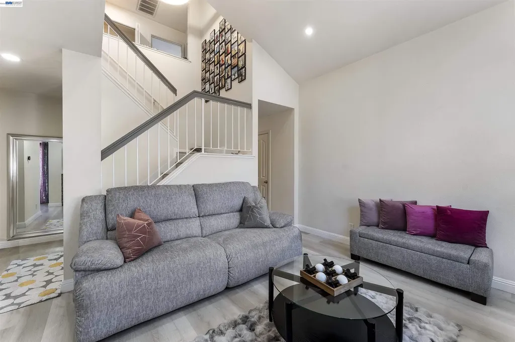 903 Appian Knoll Court El Sobrante CA 94803