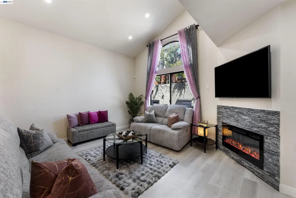 903 Appian Knoll Court El Sobrante CA 94803