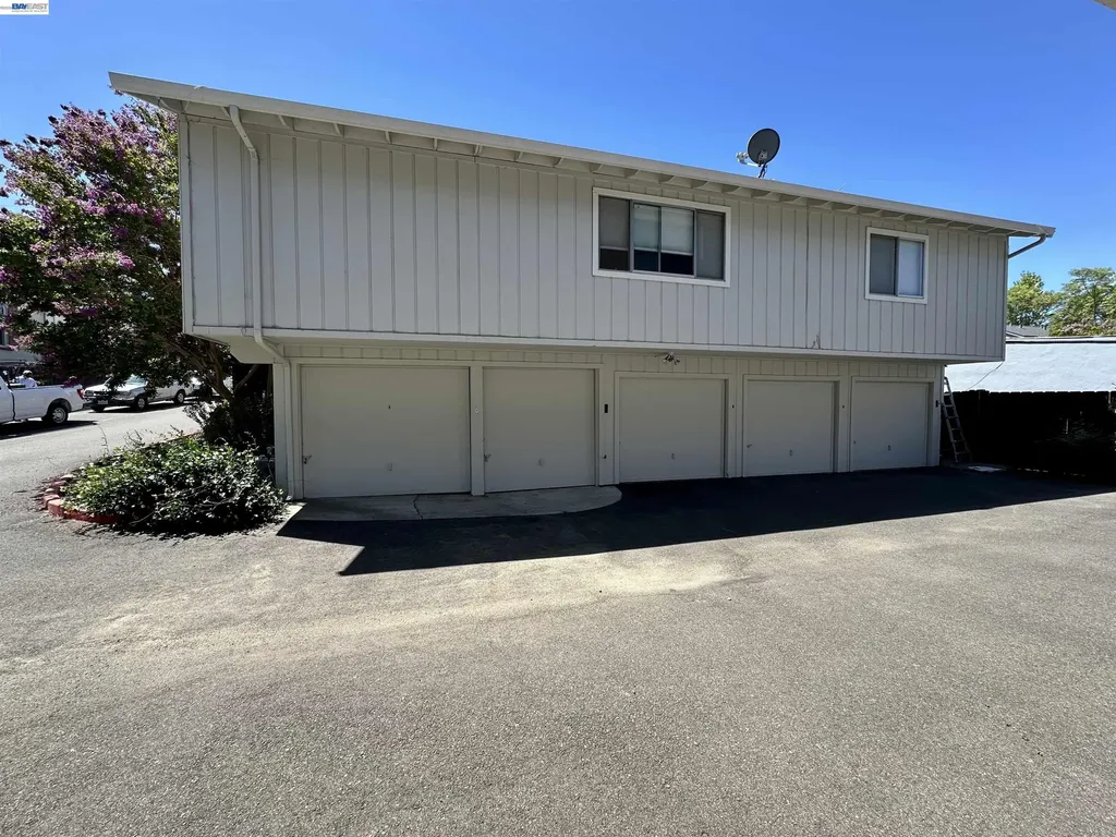 3851 Vineyard Avenue Pleasanton CA 94566