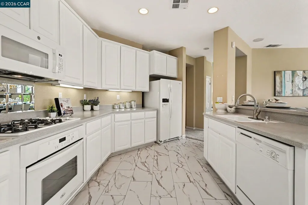 937 Toulouse Way Martinez CA 94553