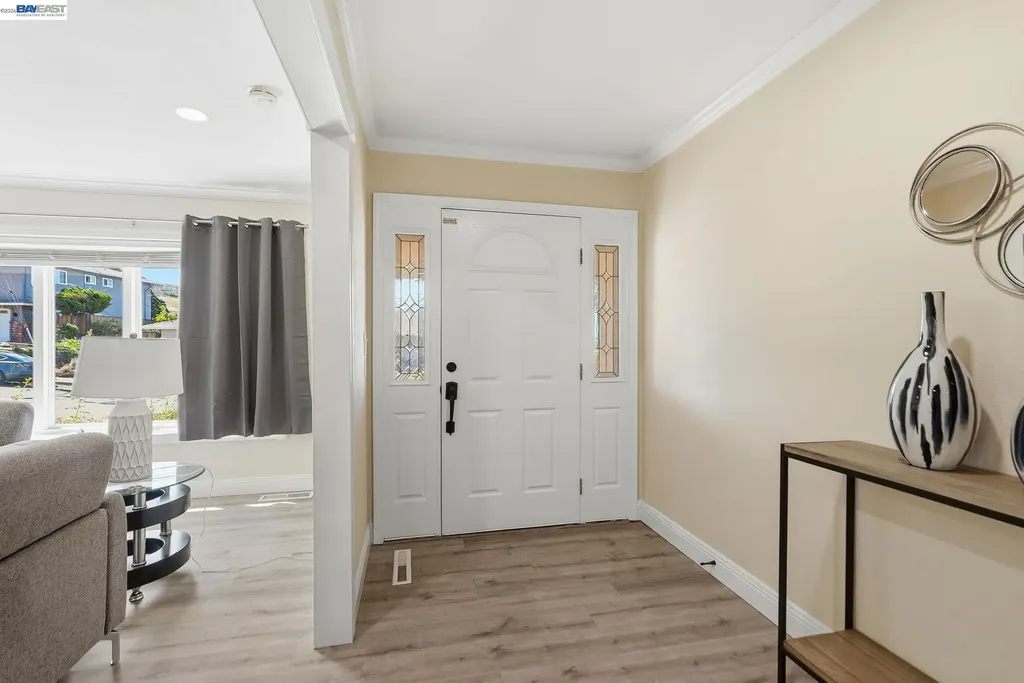 1204 Vistagrand Drive San Leandro CA 94577