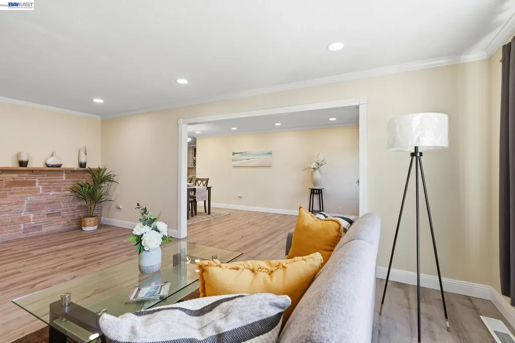 1204 Vistagrand Drive San Leandro CA 94577