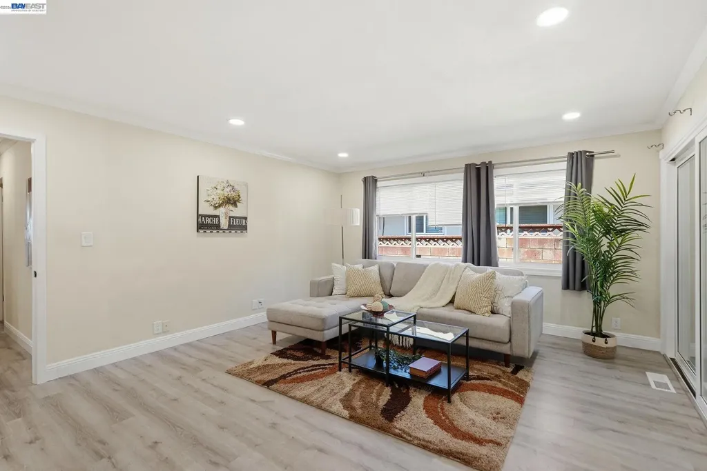 1204 Vistagrand Drive San Leandro CA 94577