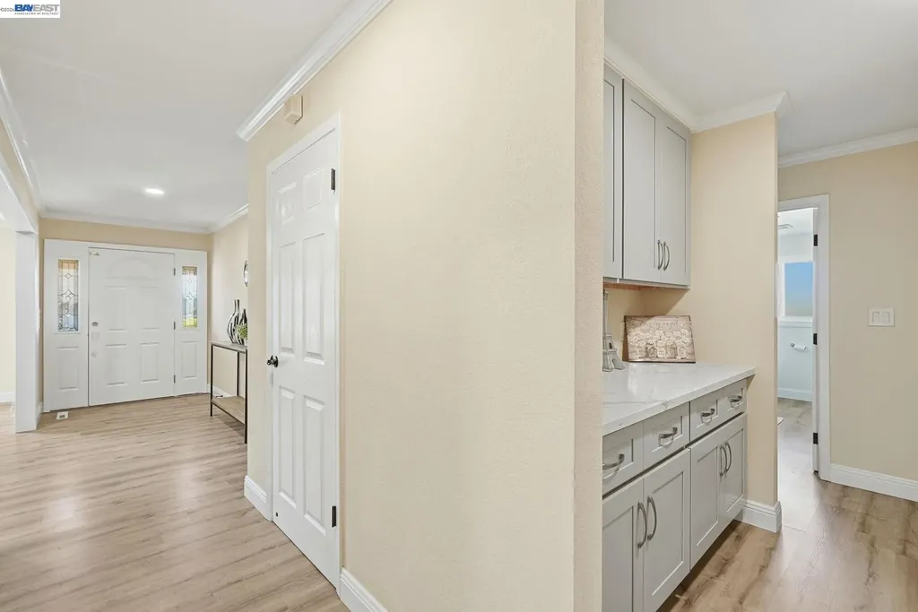 1204 Vistagrand Drive San Leandro CA 94577