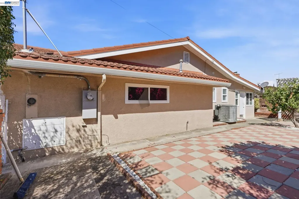 1204 Vistagrand Drive San Leandro CA 94577