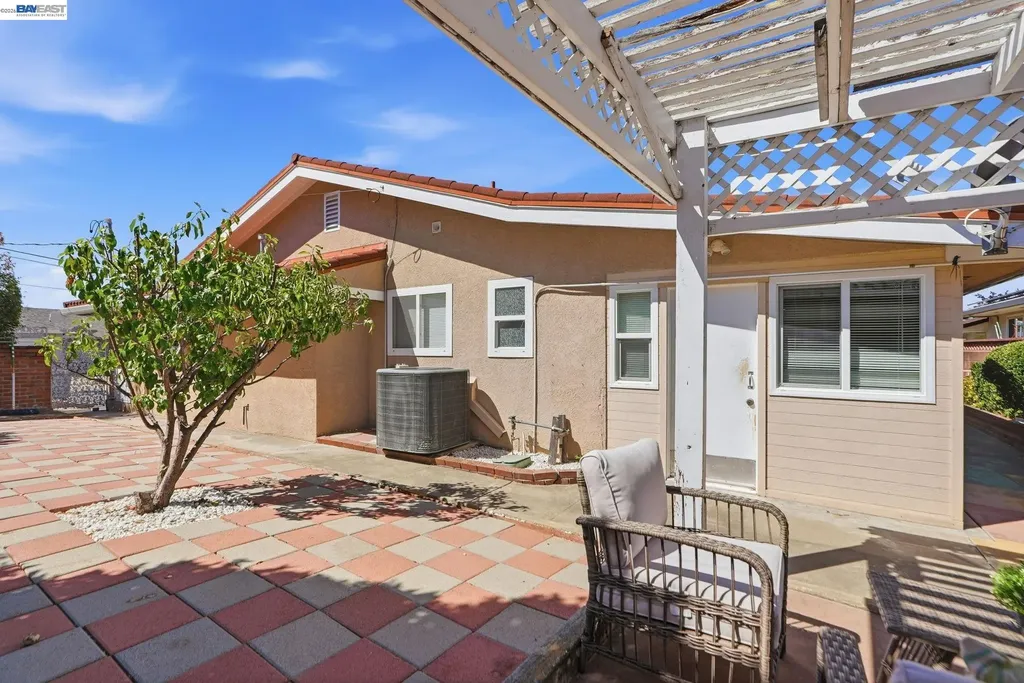 1204 Vistagrand Drive San Leandro CA 94577