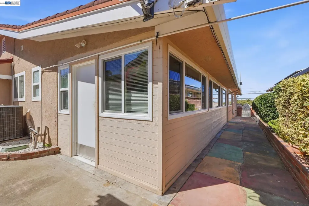1204 Vistagrand Drive San Leandro CA 94577