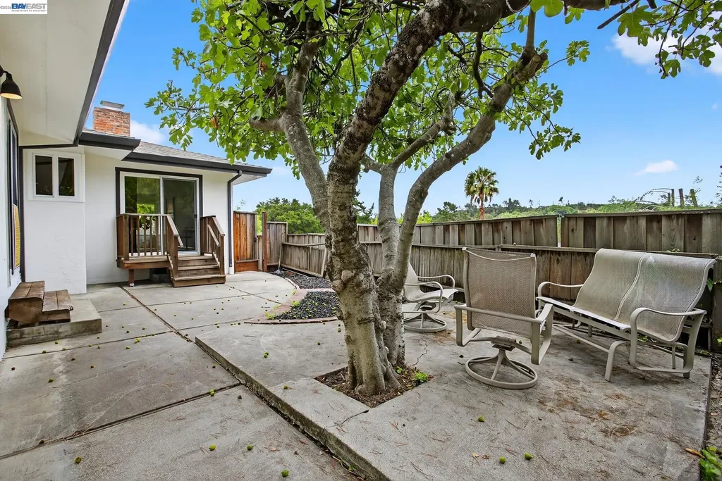 350 Elysian Fields Drive Oakland CA 94605