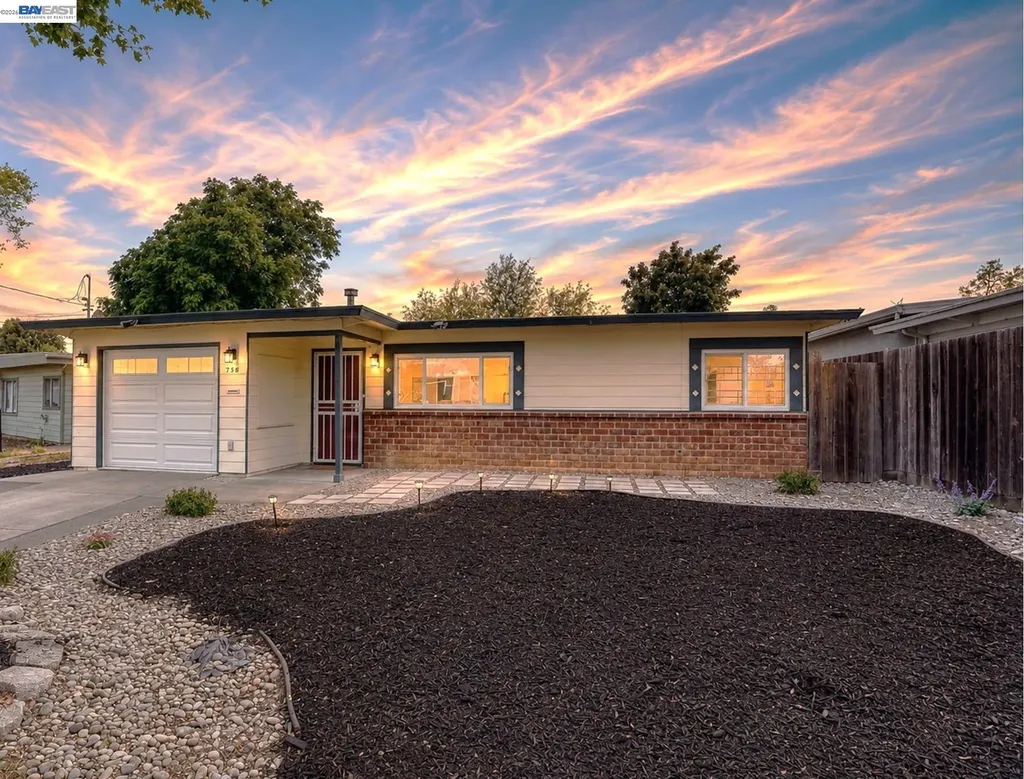 738 Lilly Hayward CA 94544