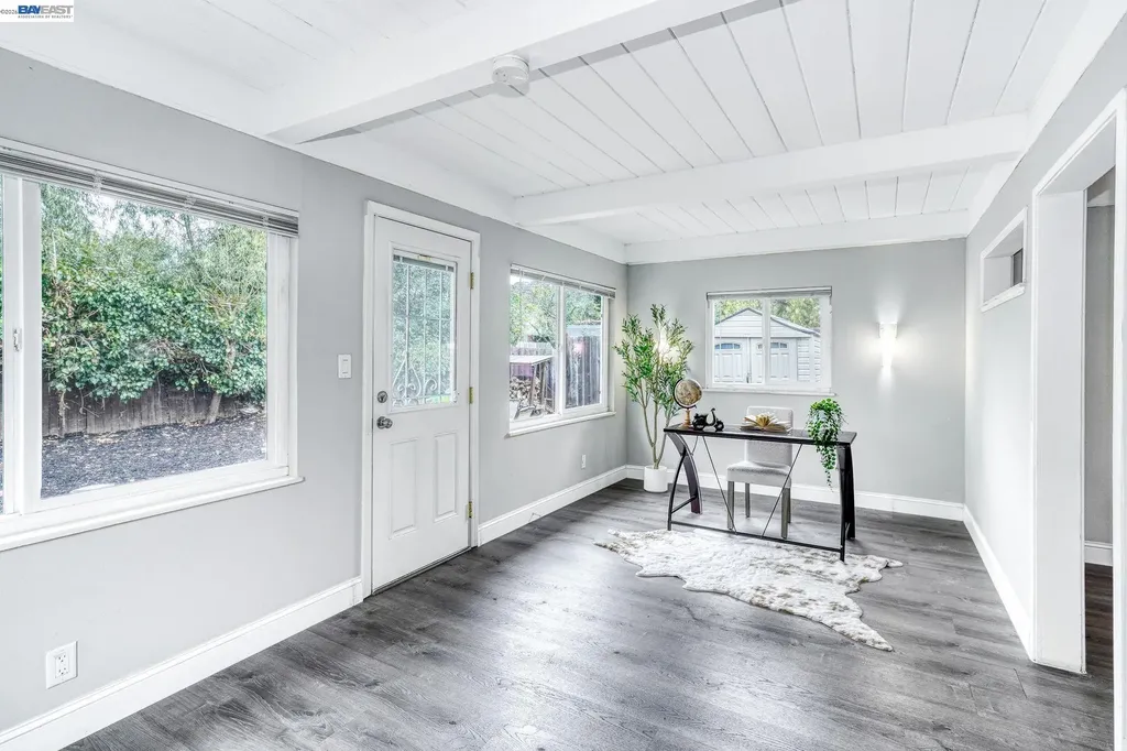 738 Lilly Hayward CA 94544