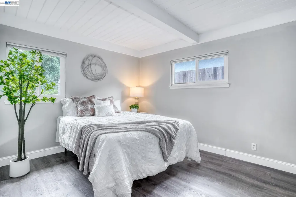 738 Lilly Hayward CA 94544