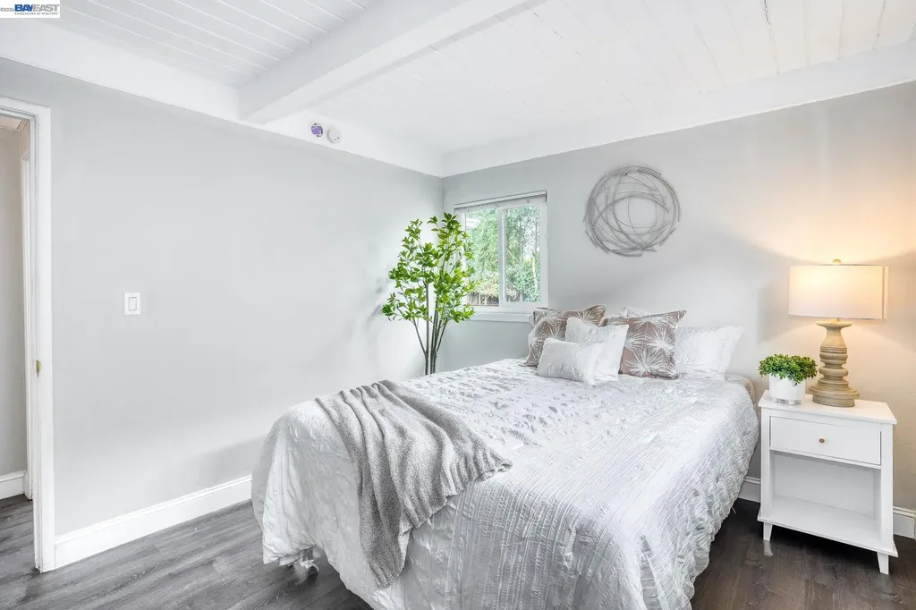 738 Lilly Hayward CA 94544