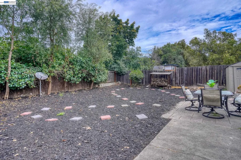 738 Lilly Hayward CA 94544