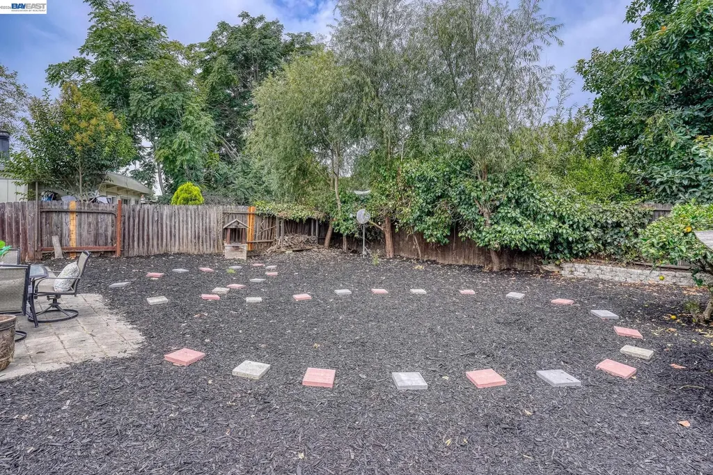 738 Lilly Hayward CA 94544