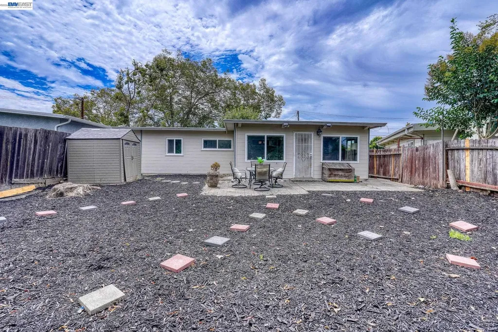 738 Lilly Hayward CA 94544