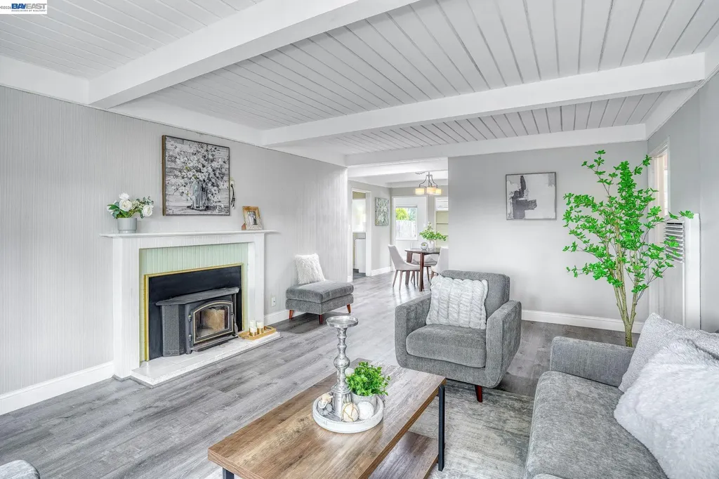 738 Lilly Hayward CA 94544