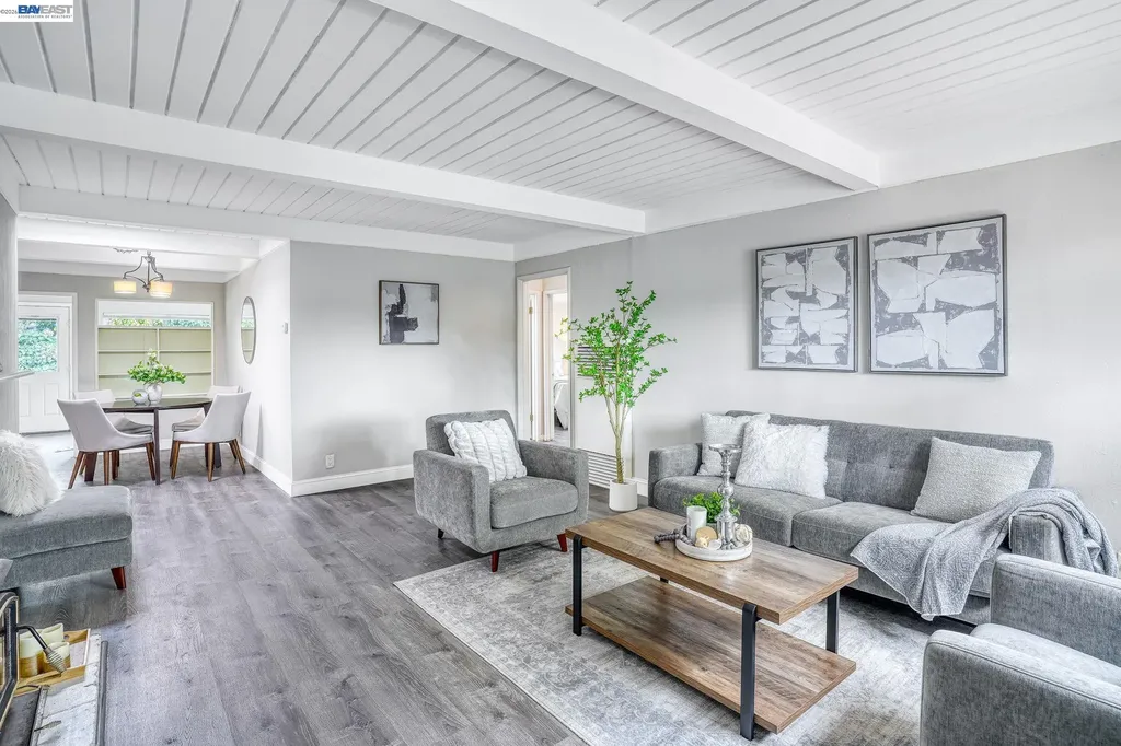 738 Lilly Hayward CA 94544