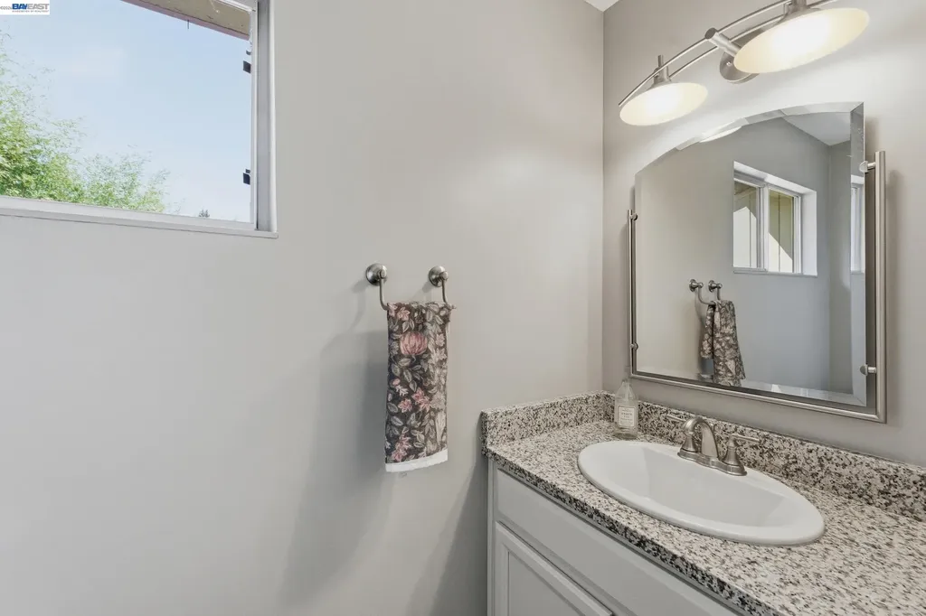 23004 Avis Lane Hayward CA 94541