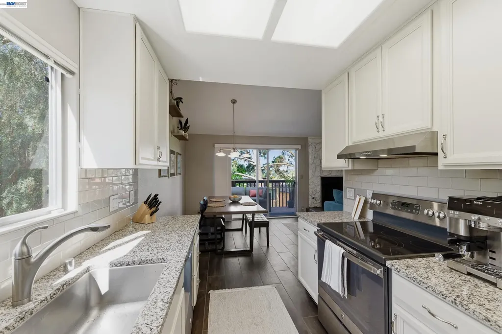 23004 Avis Lane Hayward CA 94541