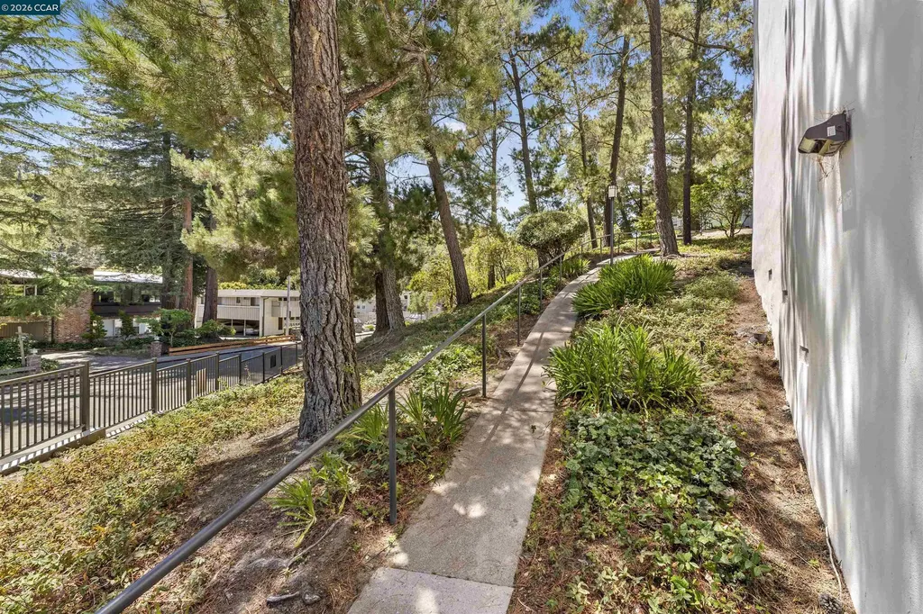 2091 Ascot Drive Moraga CA 94556