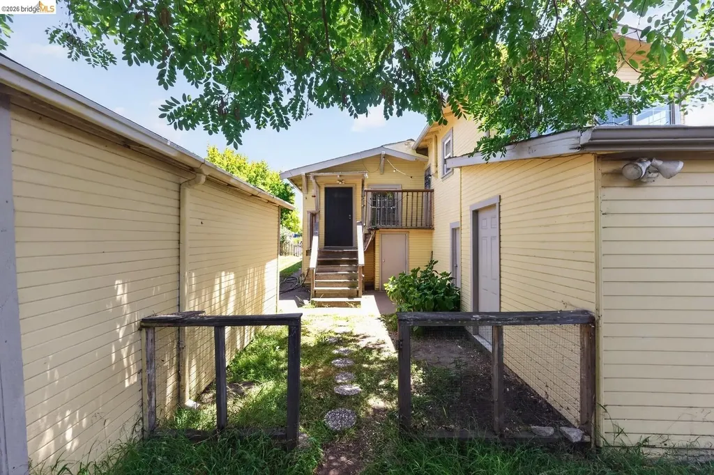 2701 Octavia Street Oakland CA 94619