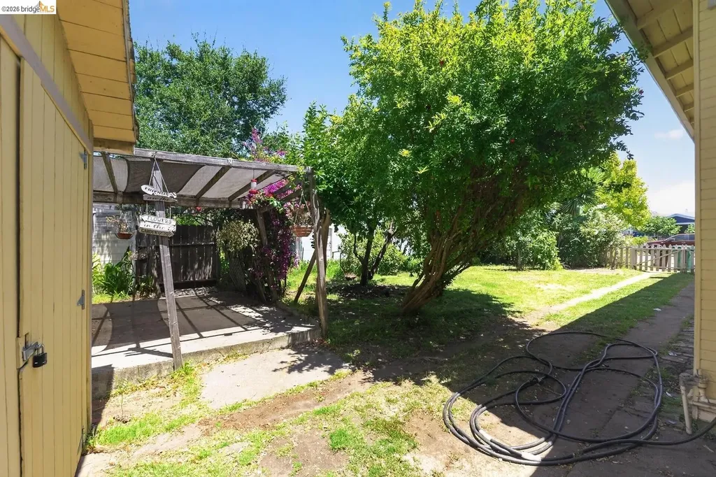 2701 Octavia Street Oakland CA 94619