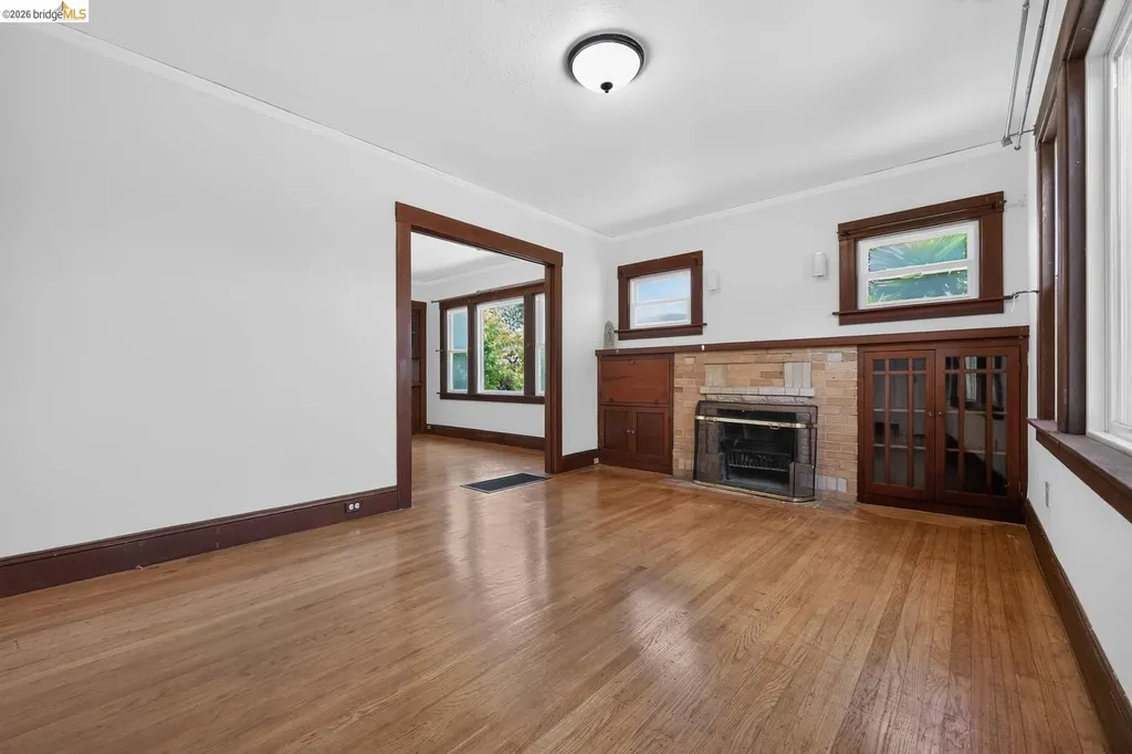 2701 Octavia Street Oakland CA 94619