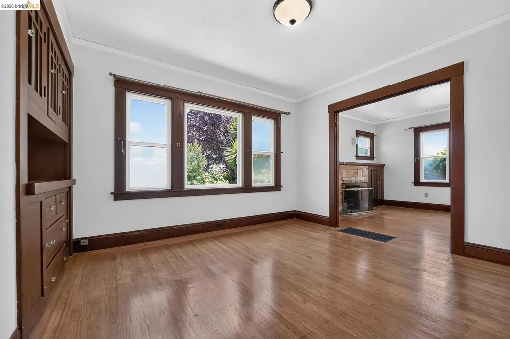 2701 Octavia Street Oakland CA 94619