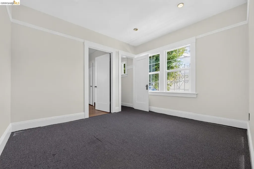 2701 Octavia Street Oakland CA 94619