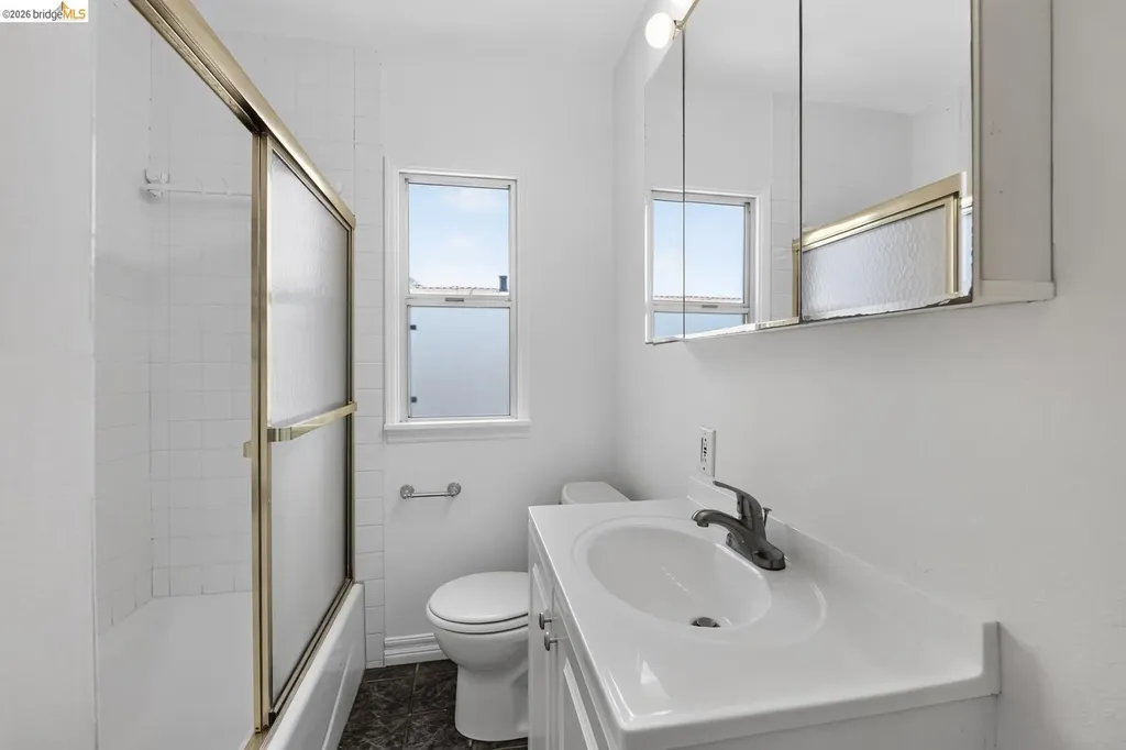 2701 Octavia Street Oakland CA 94619