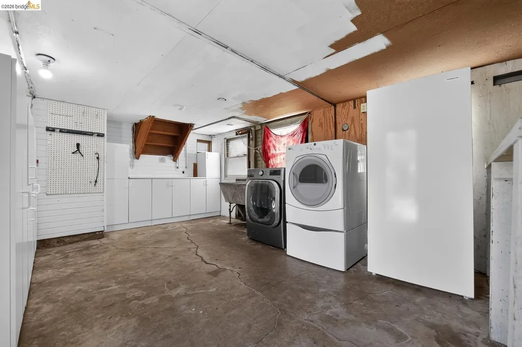 2701 Octavia Street Oakland CA 94619