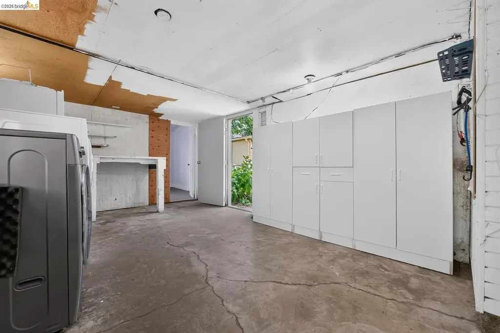 2701 Octavia Street Oakland CA 94619