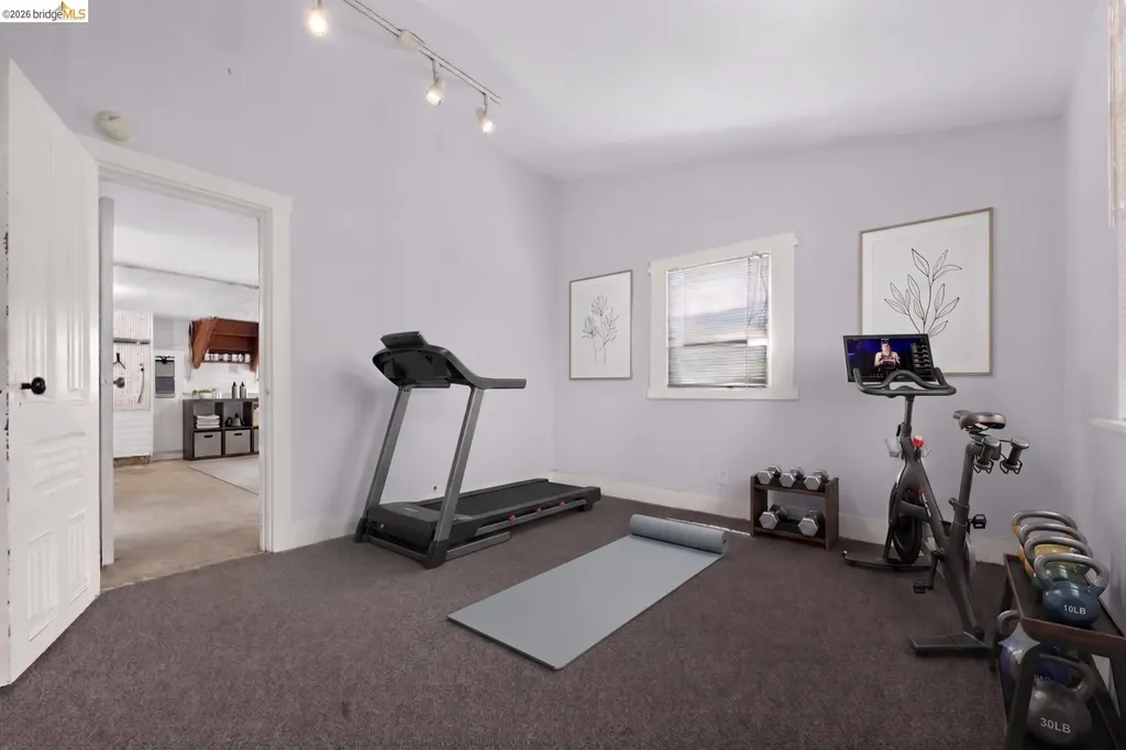 2701 Octavia Street Oakland CA 94619